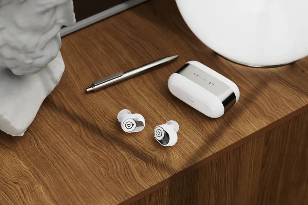 Devialet Gemini II desk